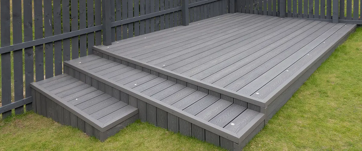 Freestanding gray composite decking