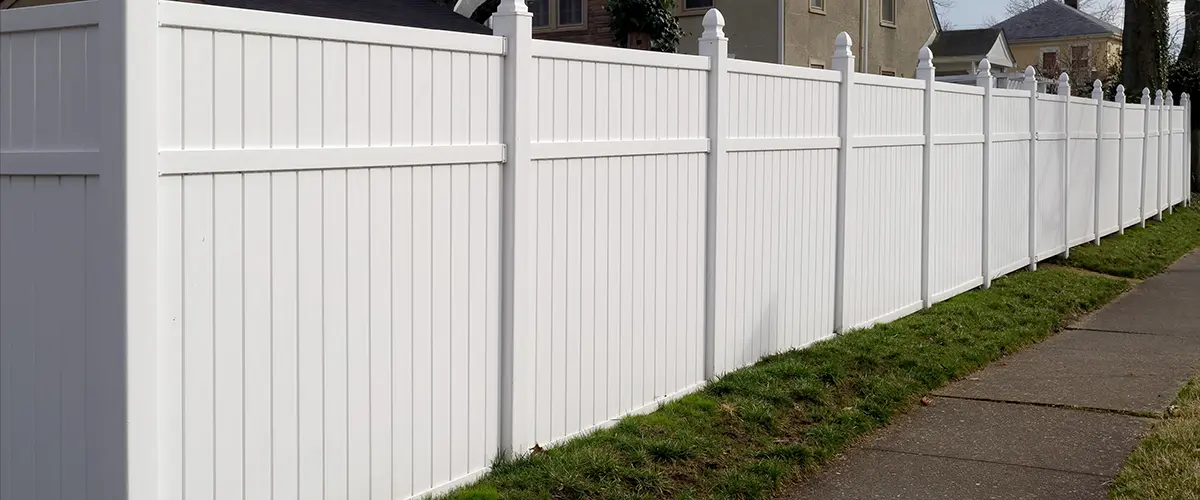 Vinyl fence installed by one of the best fence installation companies in Snohomish