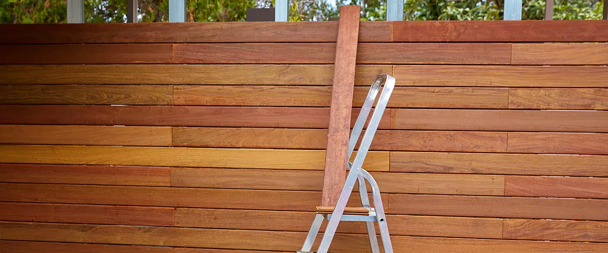 Fence installation made of hardwood