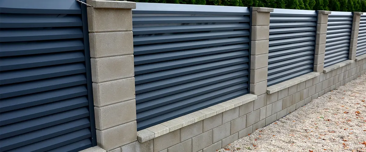Aluminum privacy fence